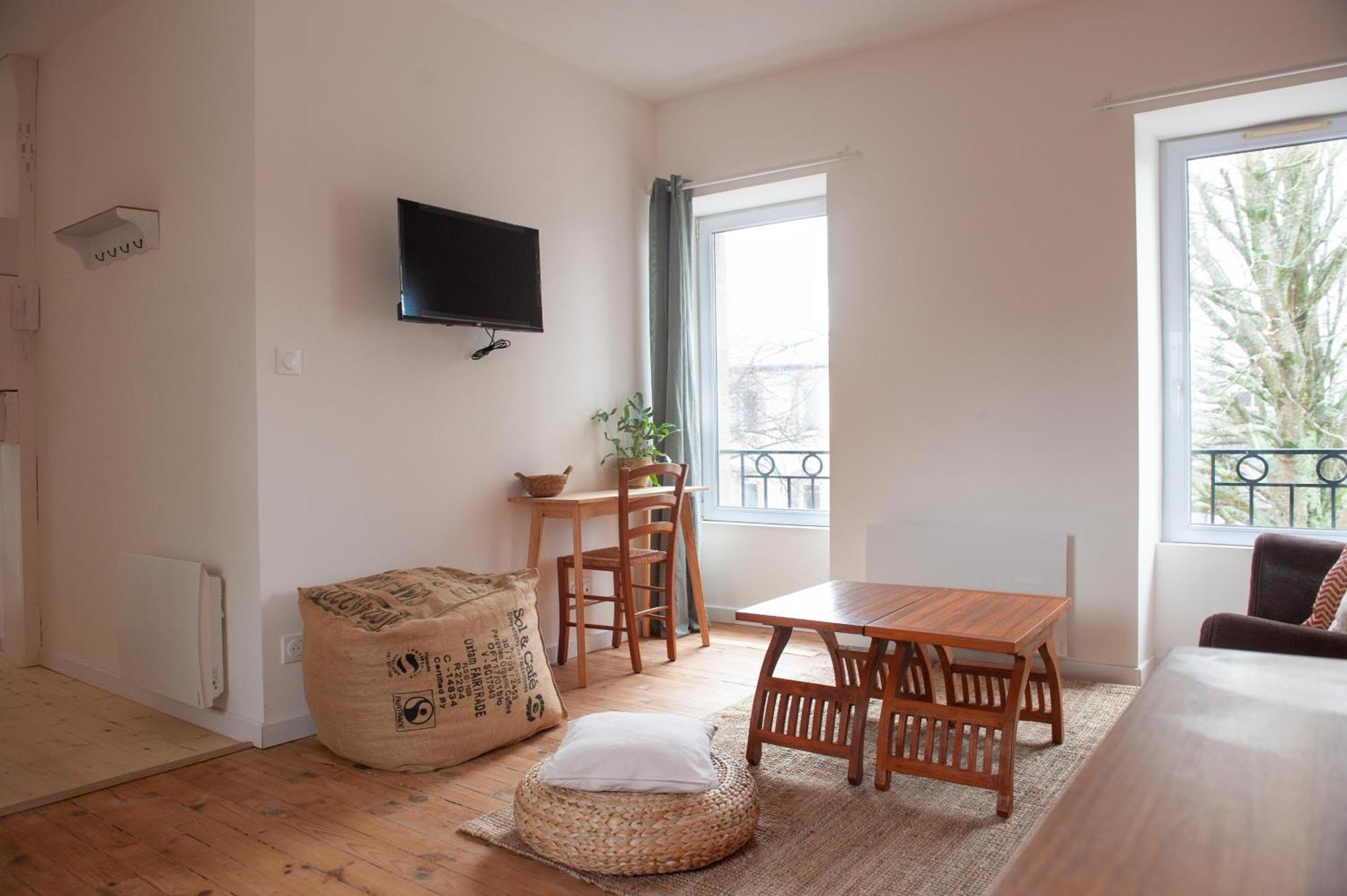 Immeuble De 3 Appartements Avec Cour Interieure Брест Екстериор снимка