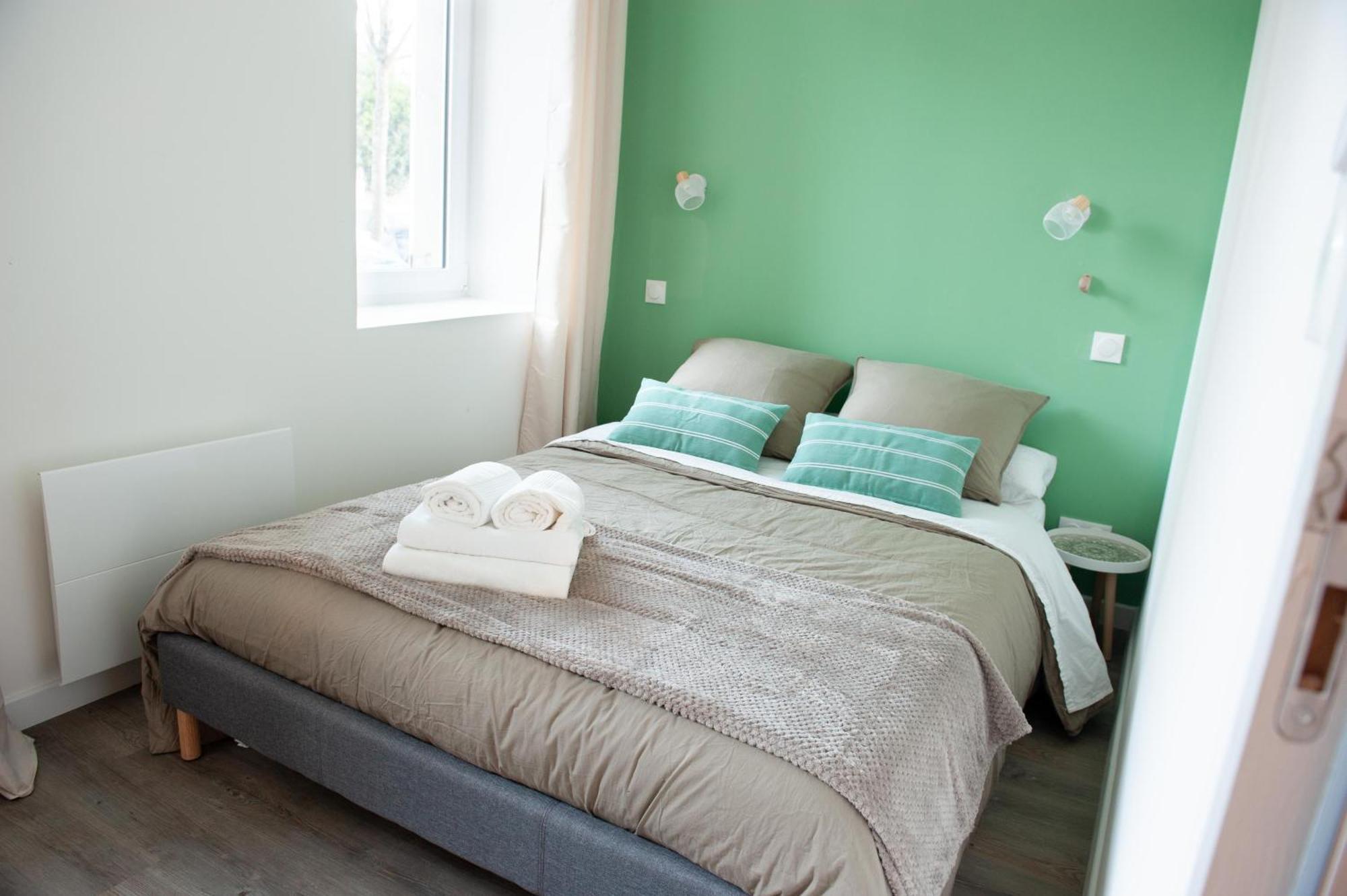 Immeuble De 3 Appartements Avec Cour Interieure Брест Екстериор снимка